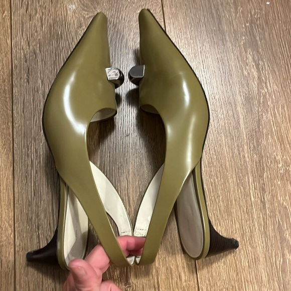 Tory Burch Pierced Slingback Heel - Picture 12 of 16